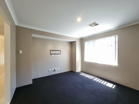 Contemporary Family Home in a Premium Harrisdale Location - Photo 1