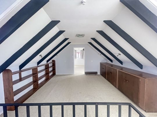 4Bed Family home + Self-Contained 1Bed - Photo 1