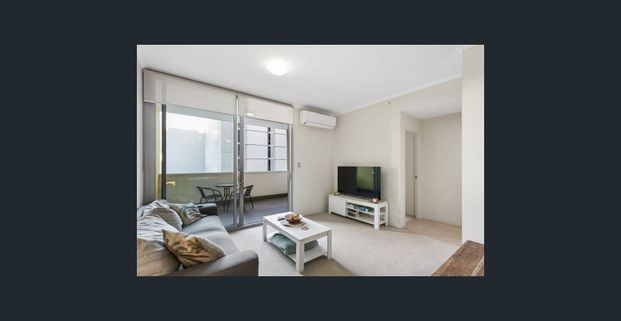 Fully Furnished with City Living Made Easy - Photo 1