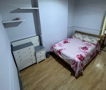 Room in a Shared House, Tower Mews, E17 - Photo 3