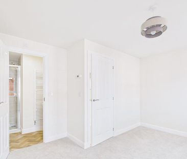 3 bedroom semi-detached house to rent - Photo 3