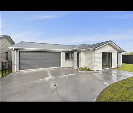 Charming New 3BR Home in Ngaruawahia! - Photo 2