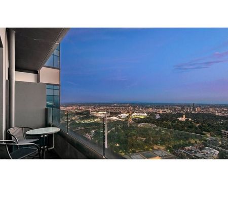 Stunning One Bedroom Apartment on Level 61 with Breathtaking Views! - Photo 3