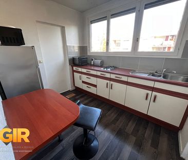Location Appartement 5 pièces 81m² RENNES 35000 - Photo 3