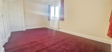 3 bedroom detached house to rent - Photo 3