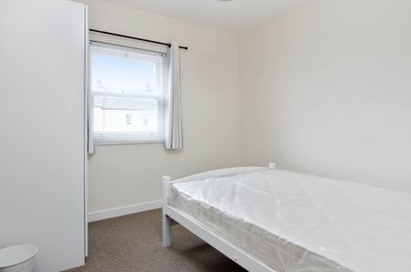 11 Mill Road, Saintfield, BALLYNAHINCH, BT24 7FF - Photo 3