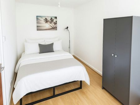 Flat to rent on - Photo 3