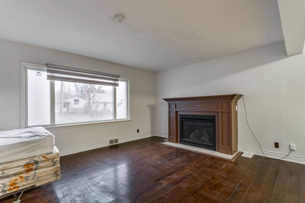 For Lease - 261 Barrie Road Unit# Main & Upper, Orillia, Ontario - Photo 1
