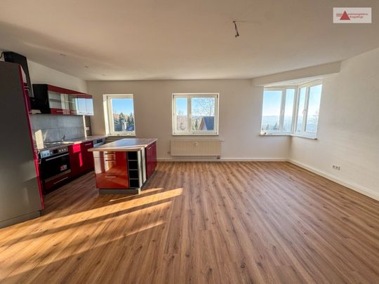 Neu renovierte, schicke 3-Raum-Wohnung in Beierfeld mit Einbauküche zu vermieten - Photo 1