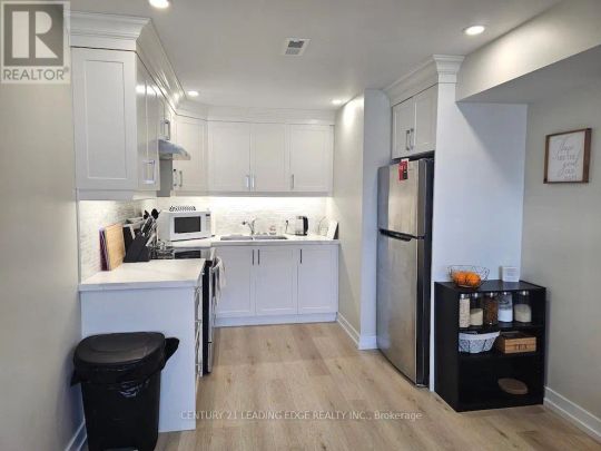 40 WAYWELL STREET - Photo 1