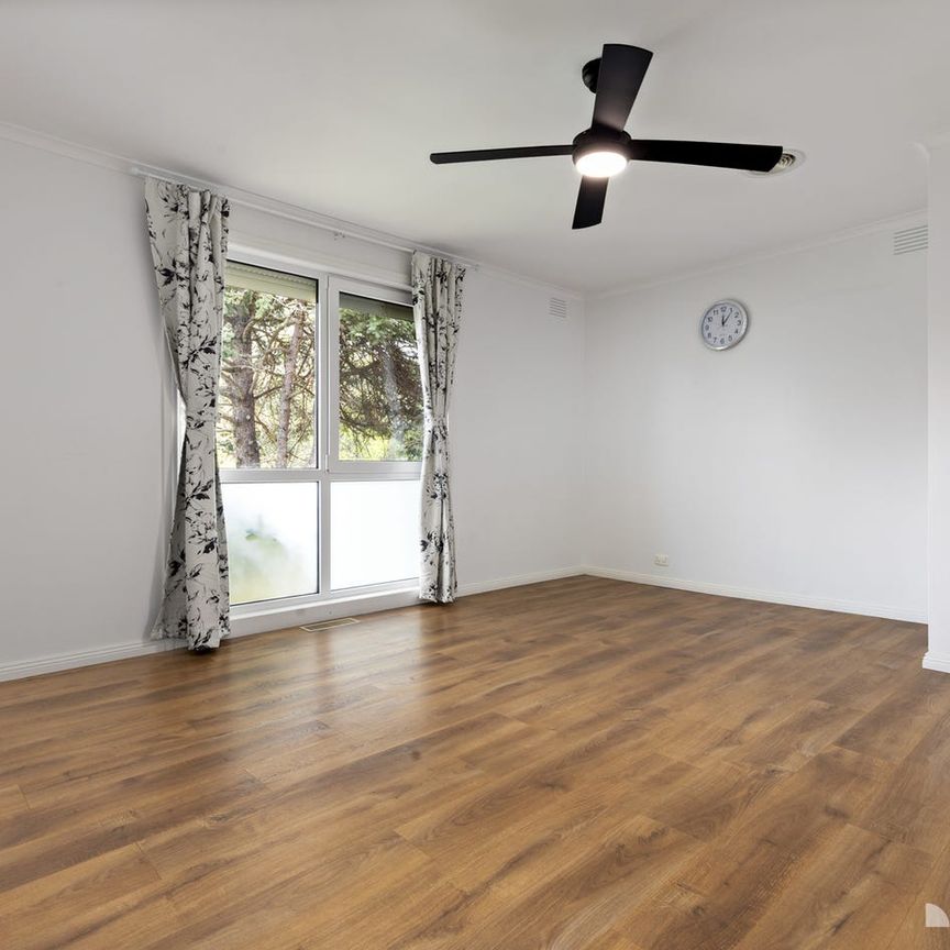 Renovated Two-Bedroom Living in a Prime Ringwood Location (Water Usage Included) - Photo 1