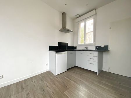 Location Appartement 1 pièce 24m² BORDEAUX 33000 - Photo 3