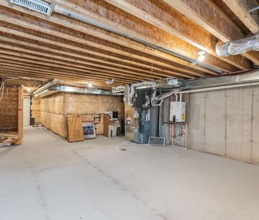 For Lease - 82 Baker Street, Thorold, Ontario - Photo 6