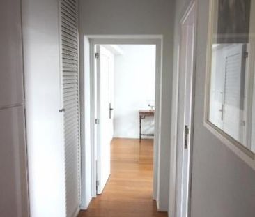 Trastevere: Bright, fully furnished and spacious 1 Bedroom, bath, f... - Photo 2