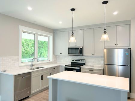 For Lease - 242 SOUTH RANKIN Street Unit# 1, Saugeen Shores, Ontario - Photo 2