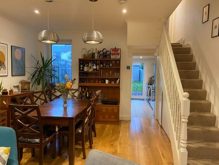 4 Bed Terraced House, Ashlin Road, E15 - Photo 2