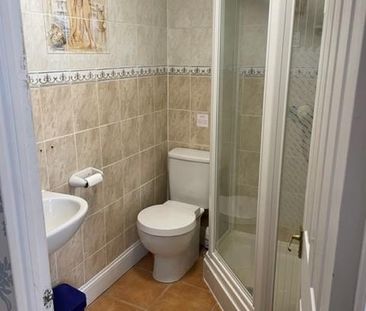 1 bedroom in a house share to rent - Photo 6