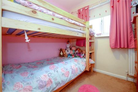 3 bedroom House To Let - Photo 3