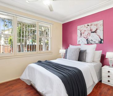 Desirably Located Family Home in Burwood - Photo 4