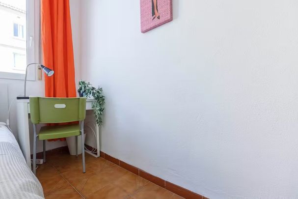 Carrer den Guillem Ferrer, Valencia, Valencian Community 46009 - Photo 1