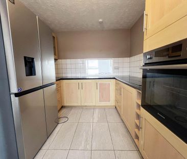 3 bedroom flat to rent - Photo 2