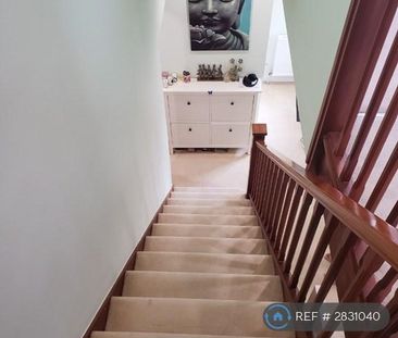 3 bedroom semi-detached house to rent - Photo 6