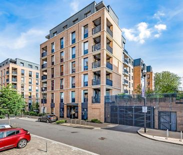 1 bedroom in a flat share to rent - Photo 1