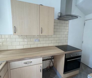 2 Bed Terraced House, Woodview Mount, LS11 - Photo 5