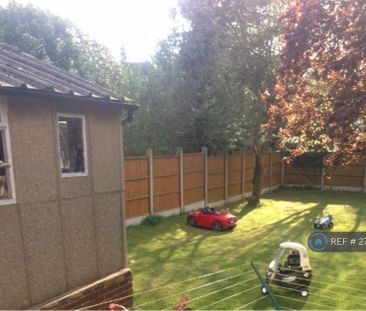 3 bedroom semi-detached house to rent - Photo 3