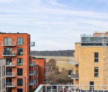 Stor og lys 2-værelses lejlighed med rummelig plantegning og stort ... - Foto 2