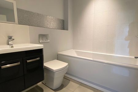 High Street - Photo 5