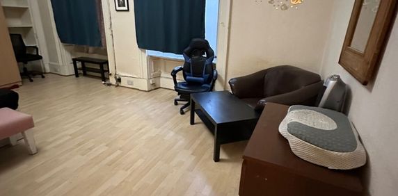 Room in a Shared Flat, Berkeley Street, G3 - Photo 2