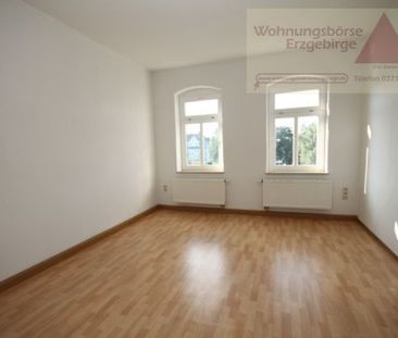 Moderne 2-Raum-Wohnung mit Einbauküche in sonniger Lage von Annaberg! - Foto 3