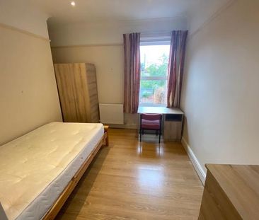 6 bedroom house to rent - Photo 3