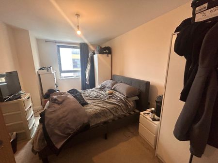 Loates Lane, Watford - Photo 2