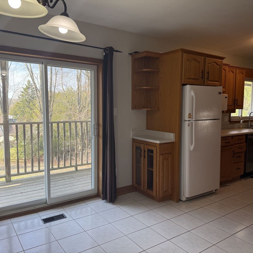 For Lease - 7 Hilltop Drive Unit# Upper, Caledon, Ontario - Photo 1