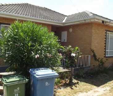 Neat and Tidy 3 Bedroom Family Home - Photo 3