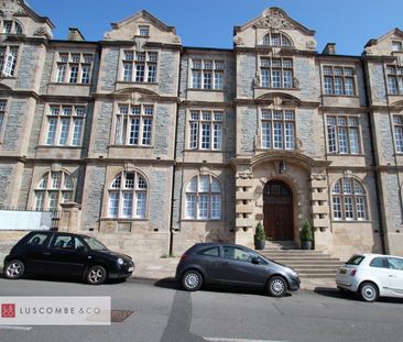 Shire Hall Allt-Yr-Yn - Photo 2