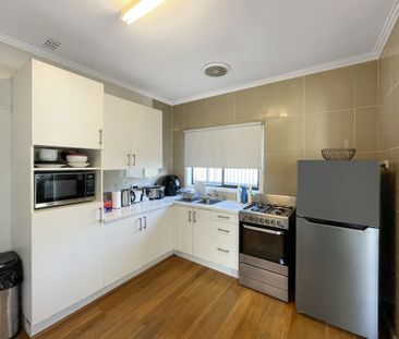 53 Wattle Avenue, Wendouree - Photo 5