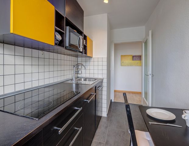 Bright 2-room apartment with unobstructed view - Photo 1