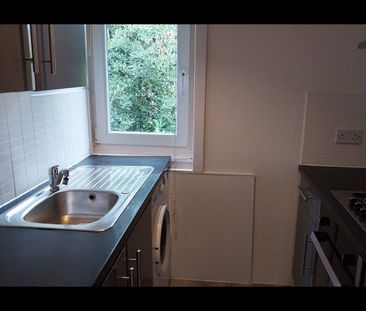 3 Bed Flat, Gifford Drive, G52 - Photo 6