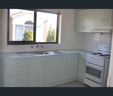 Spacious One Bedroom Apartment in Williamstown North 3016 - Photo 5