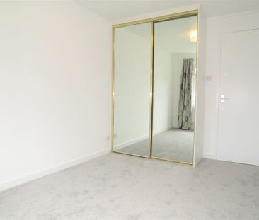 1 Bedroom - Photo 4