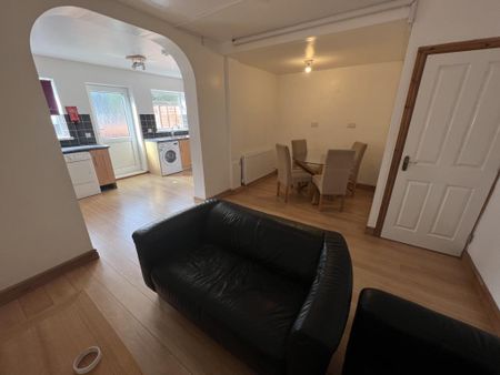 Tile Hill Lane, Coventry - Photo 2