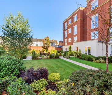 Lewis Carroll Lodge, Cheltenham - Photo 4