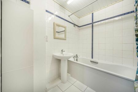 Holden Road, N12, London - Photo 3
