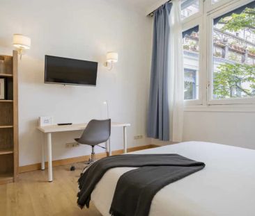 Room in a shared 41-bedroom apartment for rent in Justicia - Photo 5