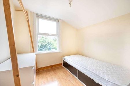 Leytonstone, Leytonstone, E11 - Photo 2