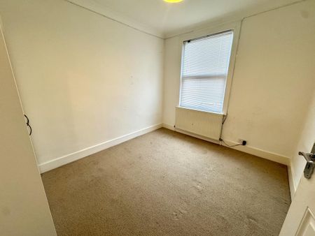 4 bedroom terraced house to rent - Photo 2