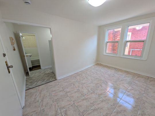 For Lease - 22 Barton Street Unit# 2, Hamilton, Ontario - Photo 1